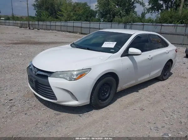4T1BF1FKXGU197814 2016 TOYOTA CAMRY - Image 2