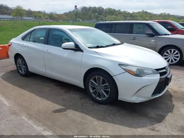 4T1BF1FKXGU197862 2016 TOYOTA CAMRY - Image 1