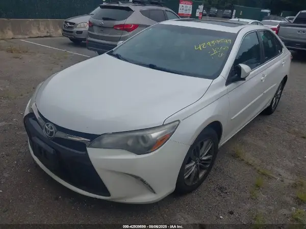 4T1BF1FKXGU199739 2016 TOYOTA CAMRY - Image 2