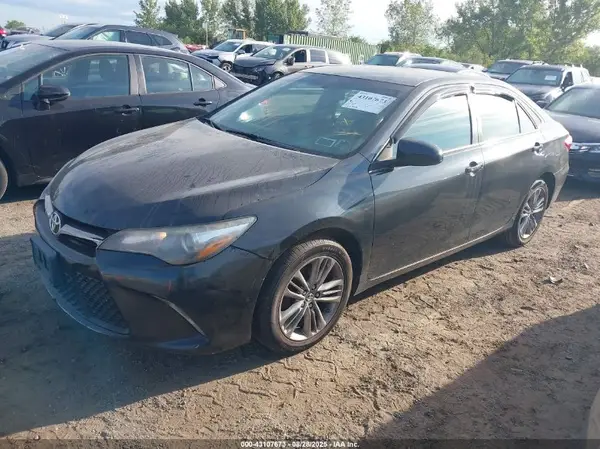 4T1BF1FKXGU199885 2016 TOYOTA CAMRY - Image 2