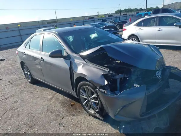 4T1BF1FKXGU203997 2016 TOYOTA CAMRY - Image 1