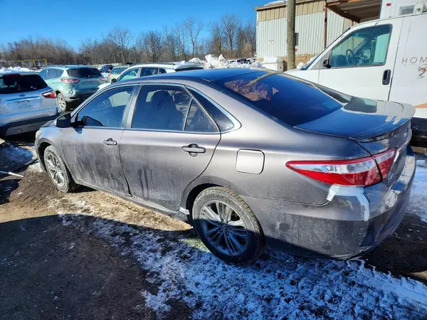 4T1BF1FKXGU205006 2016 TOYOTA CAMRY - Image 2