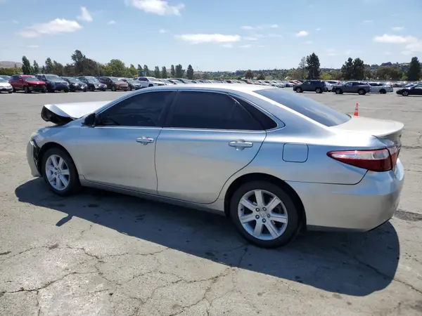 4T1BF1FKXGU205054 2016 TOYOTA CAMRY - Image 2