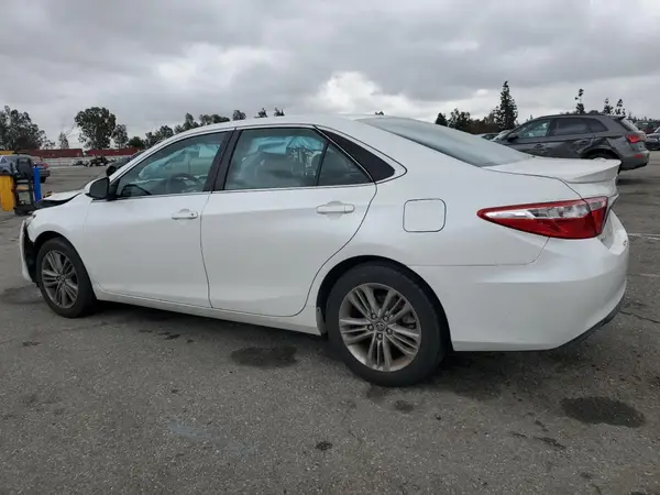 4T1BF1FKXGU206253 2016 TOYOTA CAMRY - Image 2