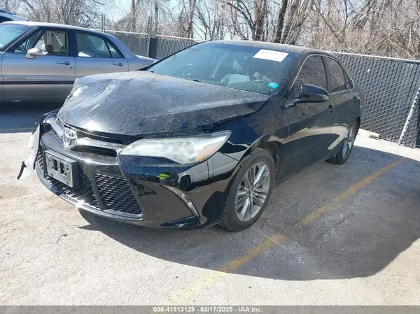 4T1BF1FKXGU209251 2016 TOYOTA CAMRY - Image 2