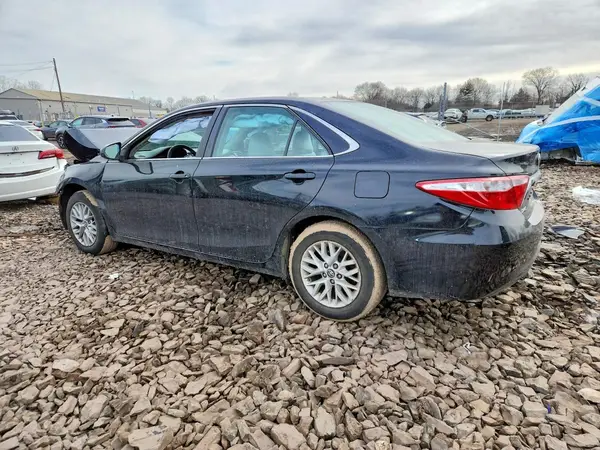 4T1BF1FKXGU209704 2016 TOYOTA CAMRY - Image 2