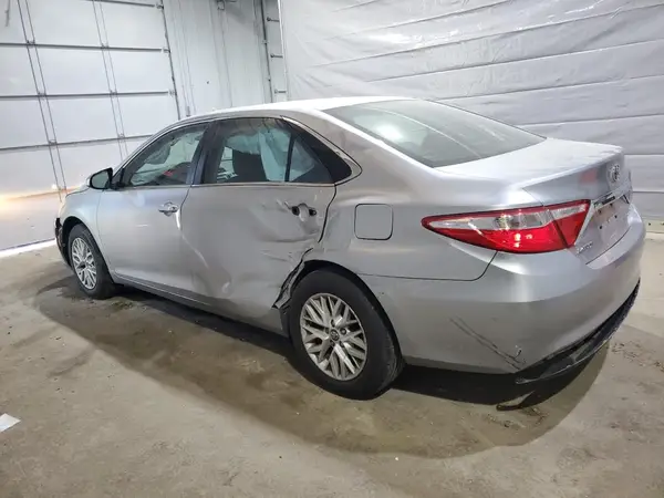 4T1BF1FKXGU211808 2016 TOYOTA CAMRY - Image 2
