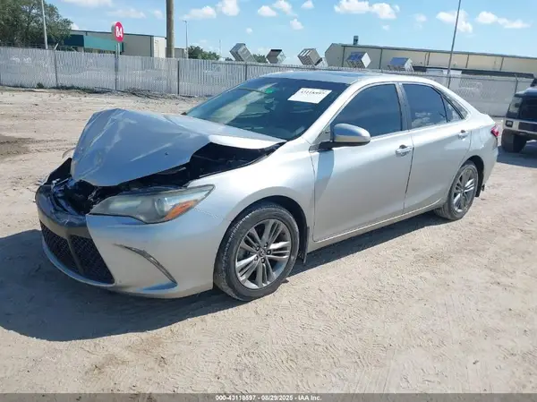 4T1BF1FKXGU212294 2016 TOYOTA CAMRY - Image 2