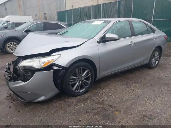 4T1BF1FKXGU214143 2016 TOYOTA CAMRY - Image 2