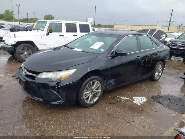 4T1BF1FKXGU215681 2016 TOYOTA CAMRY - Image 2