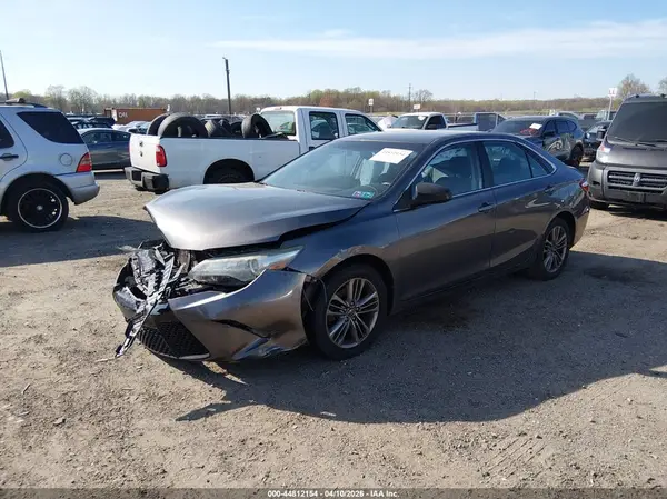 4T1BF1FKXGU215907 2016 TOYOTA CAMRY - Image 2