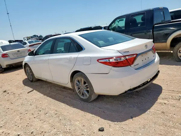 4T1BF1FKXGU216605 2016 TOYOTA CAMRY - Image 2