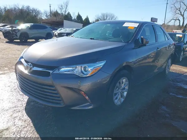 4T1BF1FKXGU218208 2016 TOYOTA CAMRY - Image 2