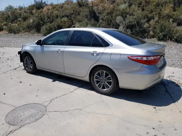 4T1BF1FKXGU219147 2016 TOYOTA CAMRY - Image 2