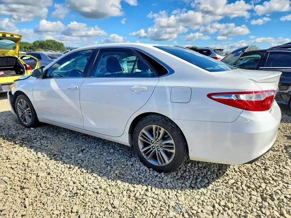 4T1BF1FKXGU225384 2016 TOYOTA CAMRY - Image 2