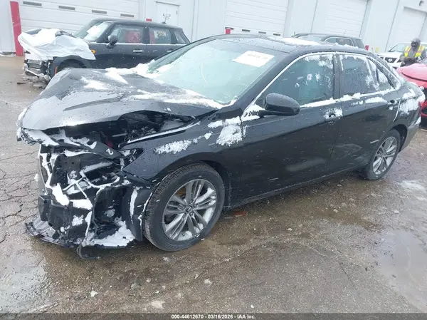 4T1BF1FKXGU225515 2016 TOYOTA CAMRY - Image 2