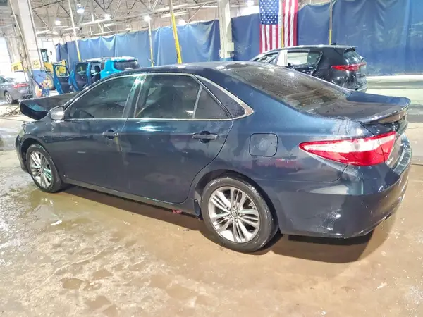 4T1BF1FKXGU225918 2016 TOYOTA CAMRY - Image 2