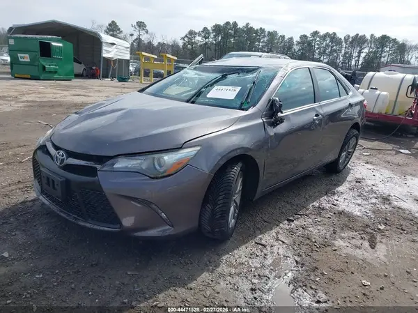 4T1BF1FKXGU226194 2016 TOYOTA CAMRY - Image 2