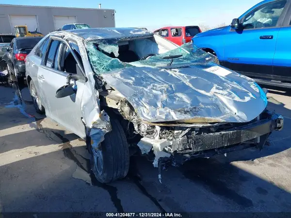 4T1BF1FKXGU227135 2016 TOYOTA CAMRY - Image 1
