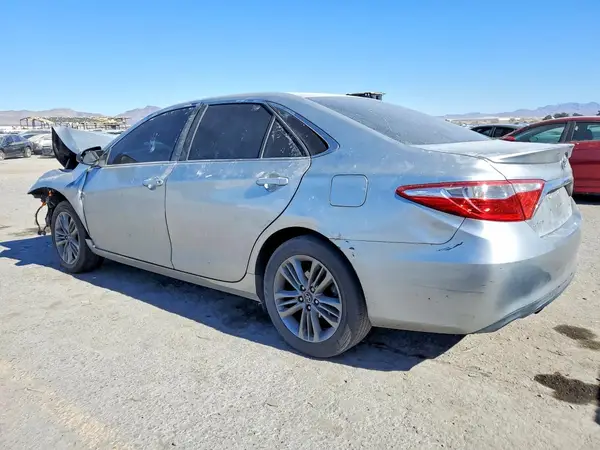 4T1BF1FKXGU227183 2016 TOYOTA CAMRY - Image 2