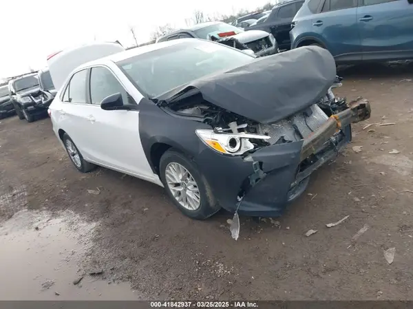 4T1BF1FKXGU227846 2016 TOYOTA CAMRY - Image 1