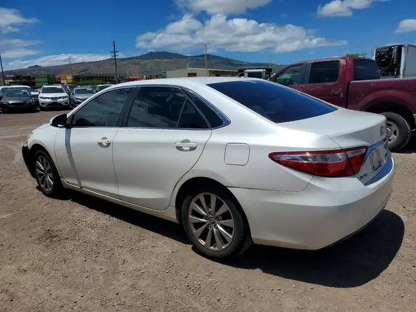 4T1BF1FKXGU227944 2016 TOYOTA CAMRY - Image 2