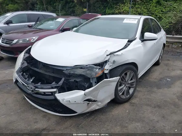 4T1BF1FKXGU228253 2016 TOYOTA CAMRY - Image 2