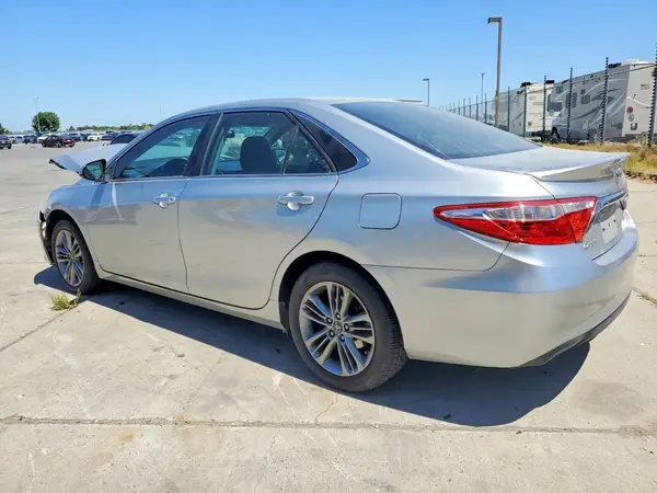 4T1BF1FKXGU229743 2016 TOYOTA CAMRY - Image 2