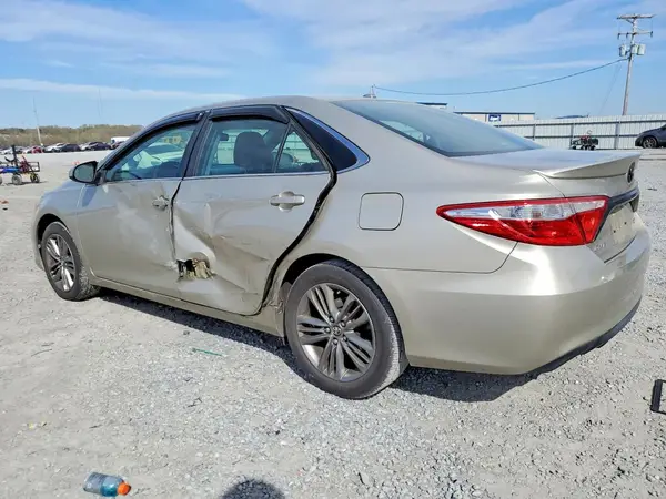 4T1BF1FKXGU231556 2016 TOYOTA CAMRY - Image 2