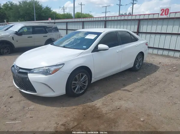 4T1BF1FKXGU231718 2016 TOYOTA CAMRY - Image 2