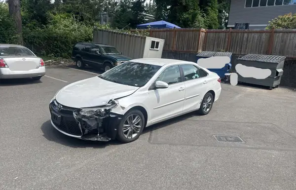 4T1BF1FKXGU233680 2016 TOYOTA CAMRY - Image 2