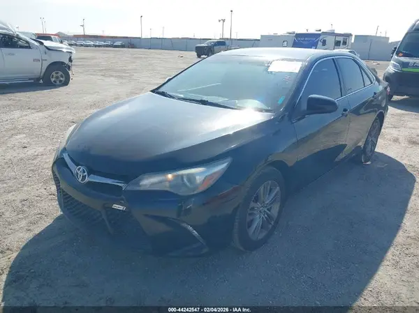 4T1BF1FKXGU235171 2016 TOYOTA CAMRY - Image 2