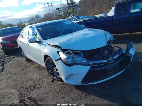4T1BF1FKXGU236269 2016 TOYOTA CAMRY - Image 1