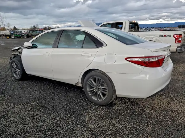4T1BF1FKXGU237440 2016 TOYOTA CAMRY - Image 2