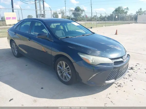 4T1BF1FKXGU239317 2016 TOYOTA CAMRY - Image 1