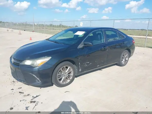 4T1BF1FKXGU239317 2016 TOYOTA CAMRY - Image 2