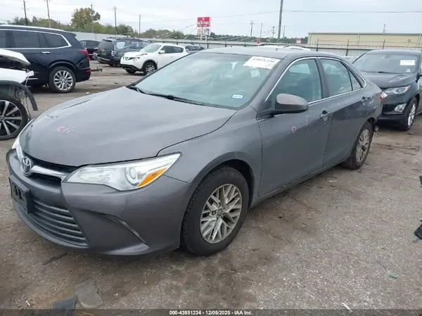 4T1BF1FKXGU240516 2016 TOYOTA CAMRY - Image 2