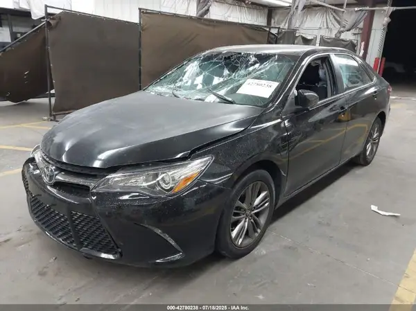 4T1BF1FKXGU243304 2016 TOYOTA CAMRY - Image 2