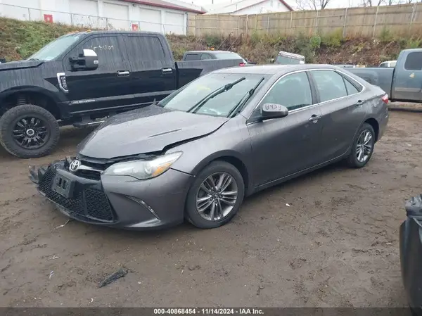 4T1BF1FKXGU243738 2016 TOYOTA CAMRY - Image 2
