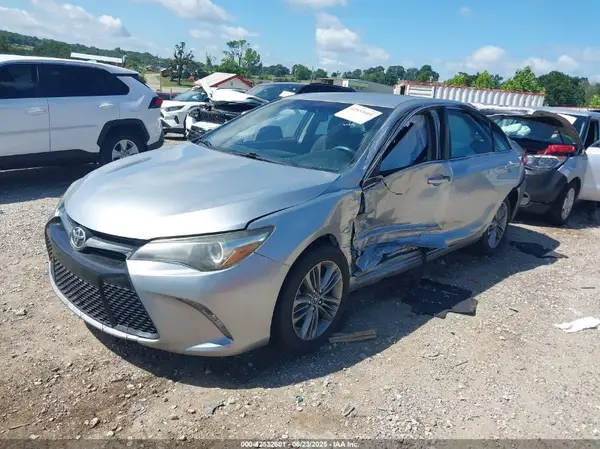 4T1BF1FKXGU244646 2016 TOYOTA CAMRY - Image 2