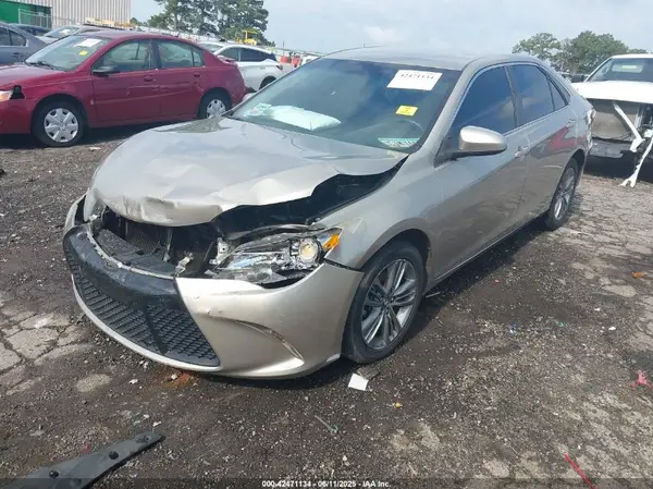 4T1BF1FKXGU246574 2016 TOYOTA CAMRY - Image 2