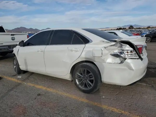 4T1BF1FKXGU250656 2016 TOYOTA CAMRY - Image 2