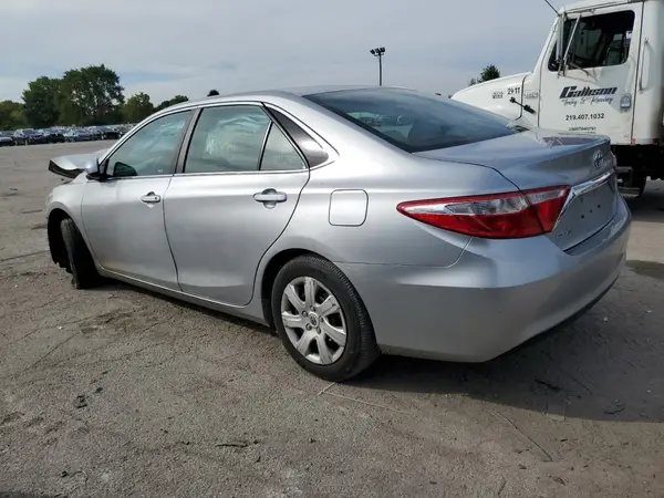 4T1BF1FKXGU252844 2016 TOYOTA CAMRY - Image 2