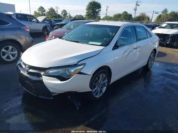 4T1BF1FKXGU253685 2016 TOYOTA CAMRY - Image 2