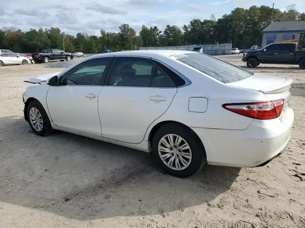 4T1BF1FKXGU253928 2016 TOYOTA CAMRY - Image 2
