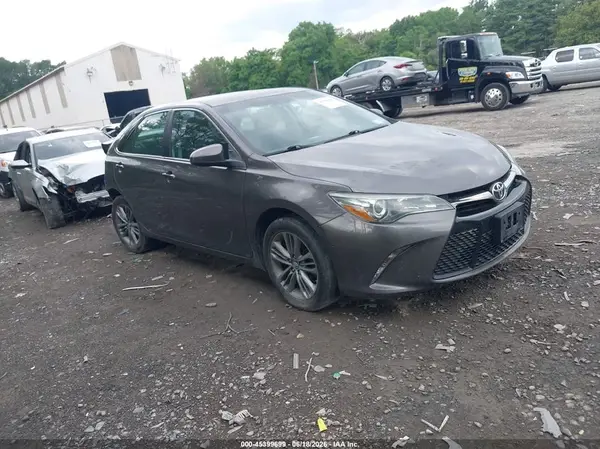 4T1BF1FKXGU254142 2016 TOYOTA CAMRY - Image 1