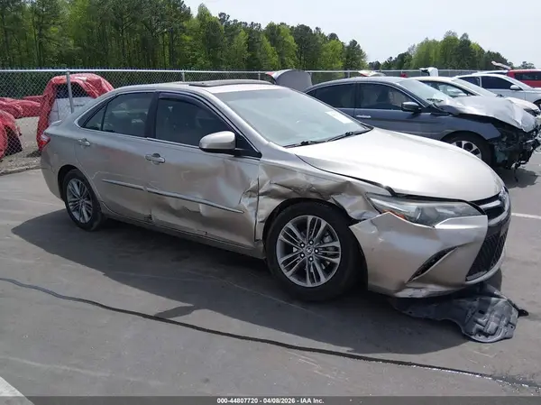 4T1BF1FKXGU255615 2016 TOYOTA CAMRY - Image 1
