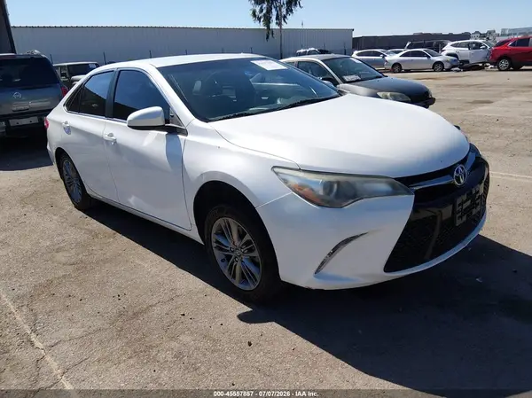4T1BF1FKXGU256201 2016 TOYOTA CAMRY - Image 1