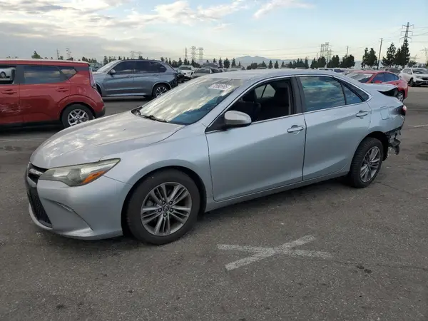 4T1BF1FKXGU256389 2016 TOYOTA CAMRY - Image 1