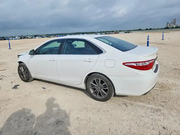 4T1BF1FKXGU257381 2016 TOYOTA CAMRY - Image 2